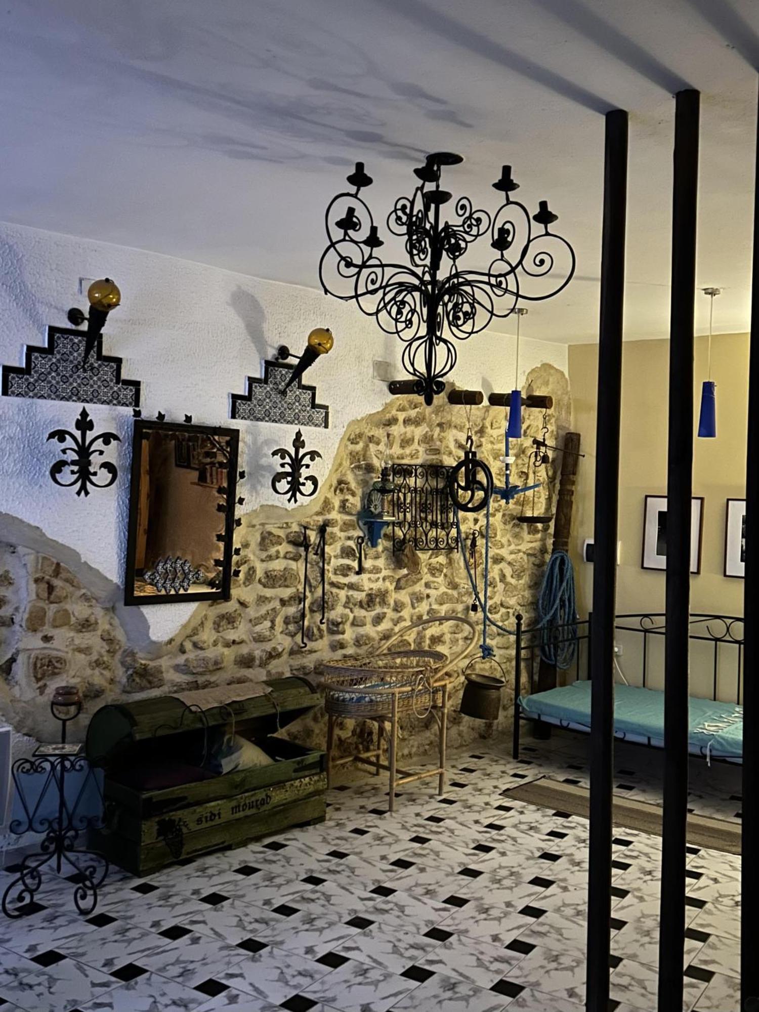 L'Artisan Hotel Harqalah Bagian luar foto