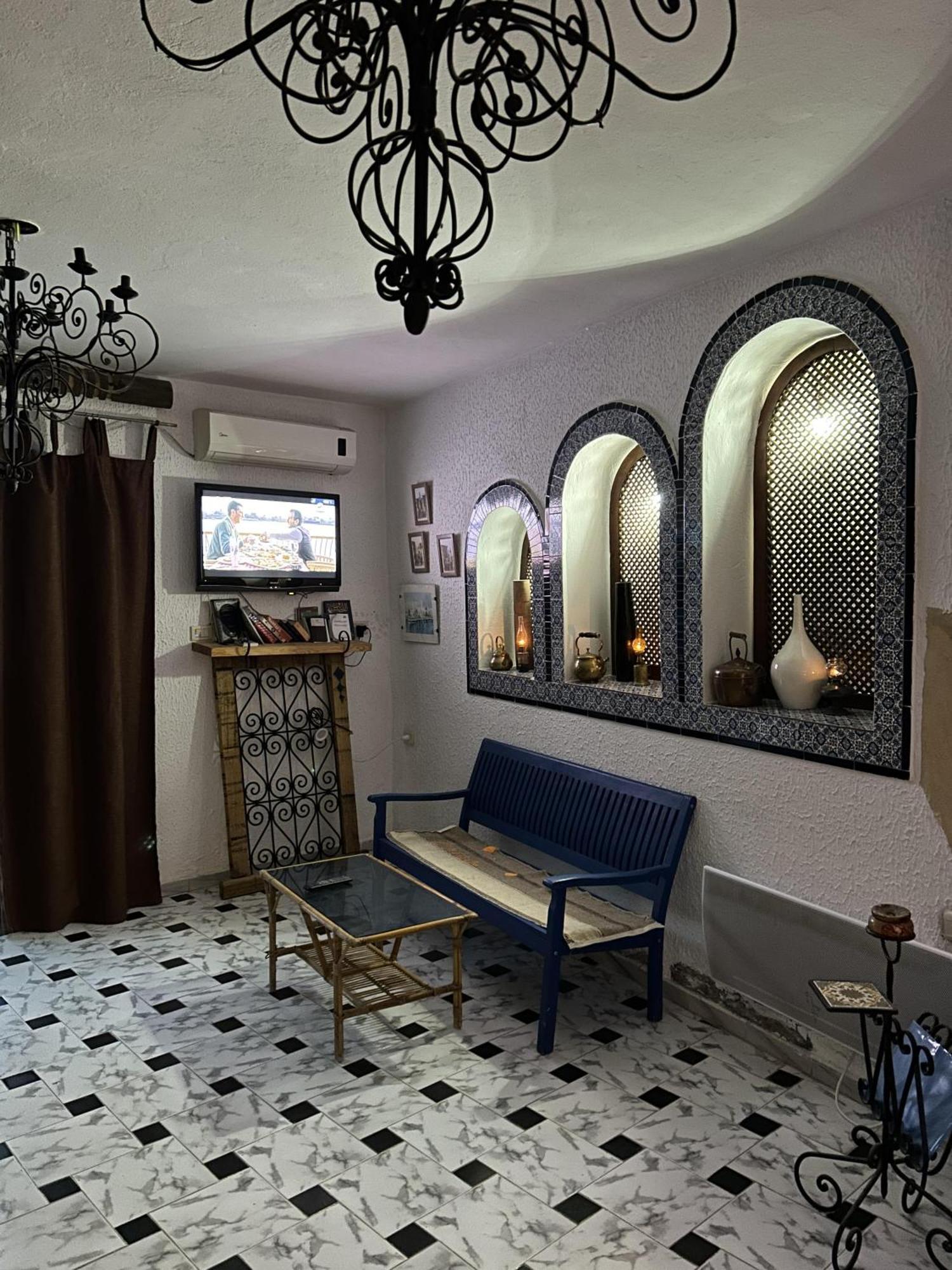 L'Artisan Hotel Harqalah Bagian luar foto